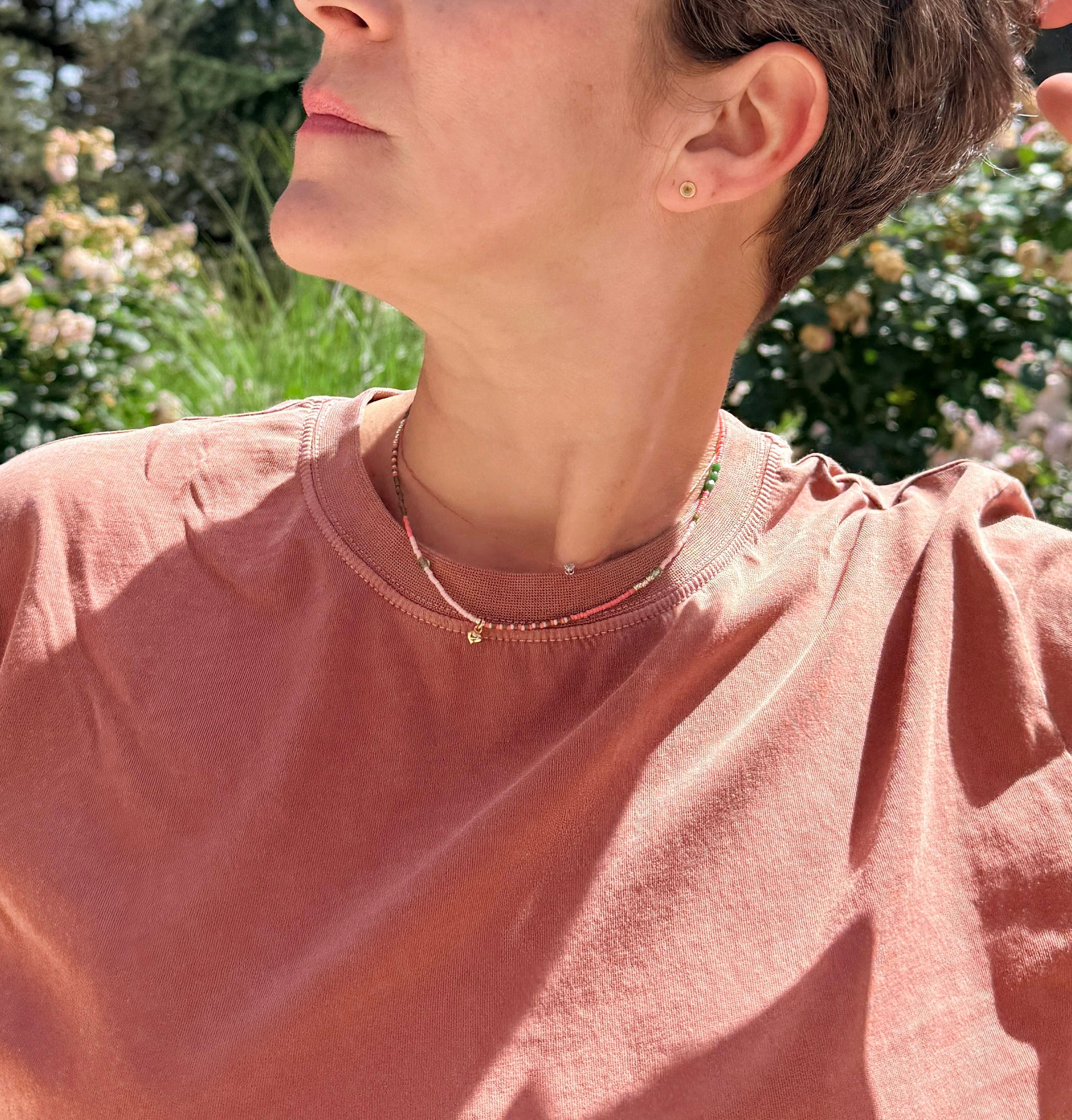 Collier court porté collection Granville Roseraie, perles fait main