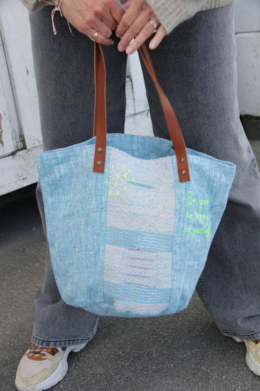 Sac "Be good, be happy, be yourself"